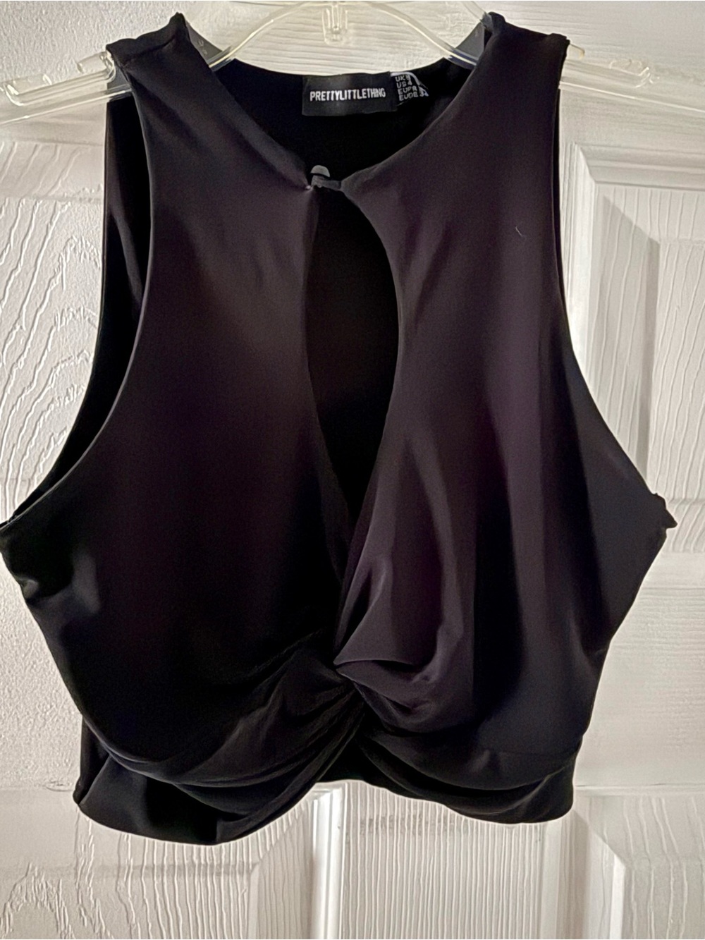 PrettyLittleThing Black Twist Keyhole Sleeveless Crop Top